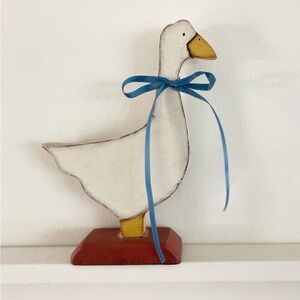 Vintage wooden goose decor